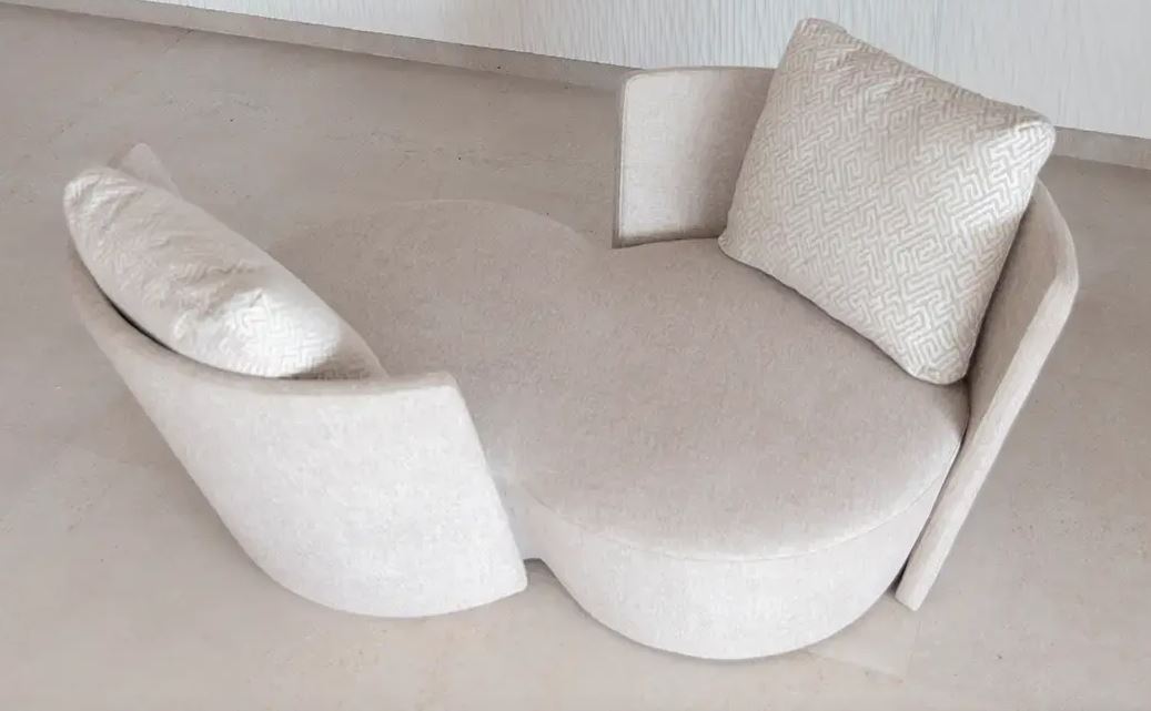 Monipuolinen pikkusohva