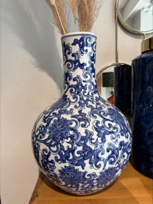 Upea isohko maljakko