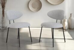 Nereida-tuolit vaalealla kankaalla